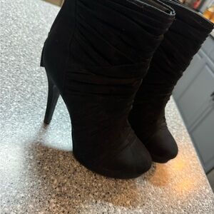 Kohl's Chic Black Heeled Boots